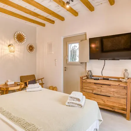 Aegis Luxe - Private Apartment Naousa (Paros)